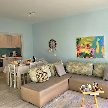 Lura 2 Homes 127 - Happy *