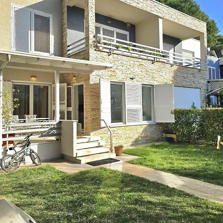 Lura 2 Homes 127 - Happy *