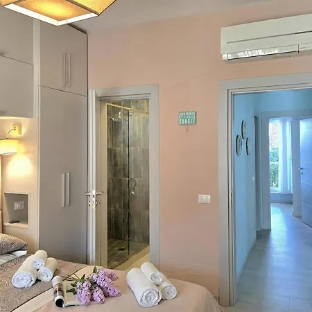 Lura 2 Homes 127 - Happy *